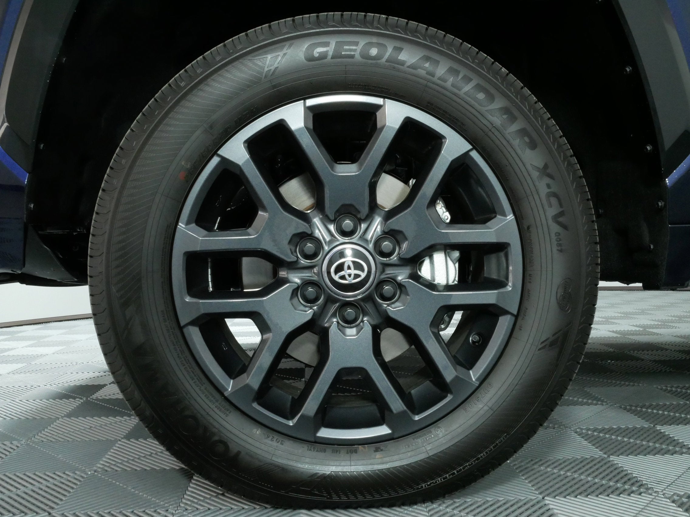 2025 Toyota Tundra i-FORCE MAX Tundra Platinum