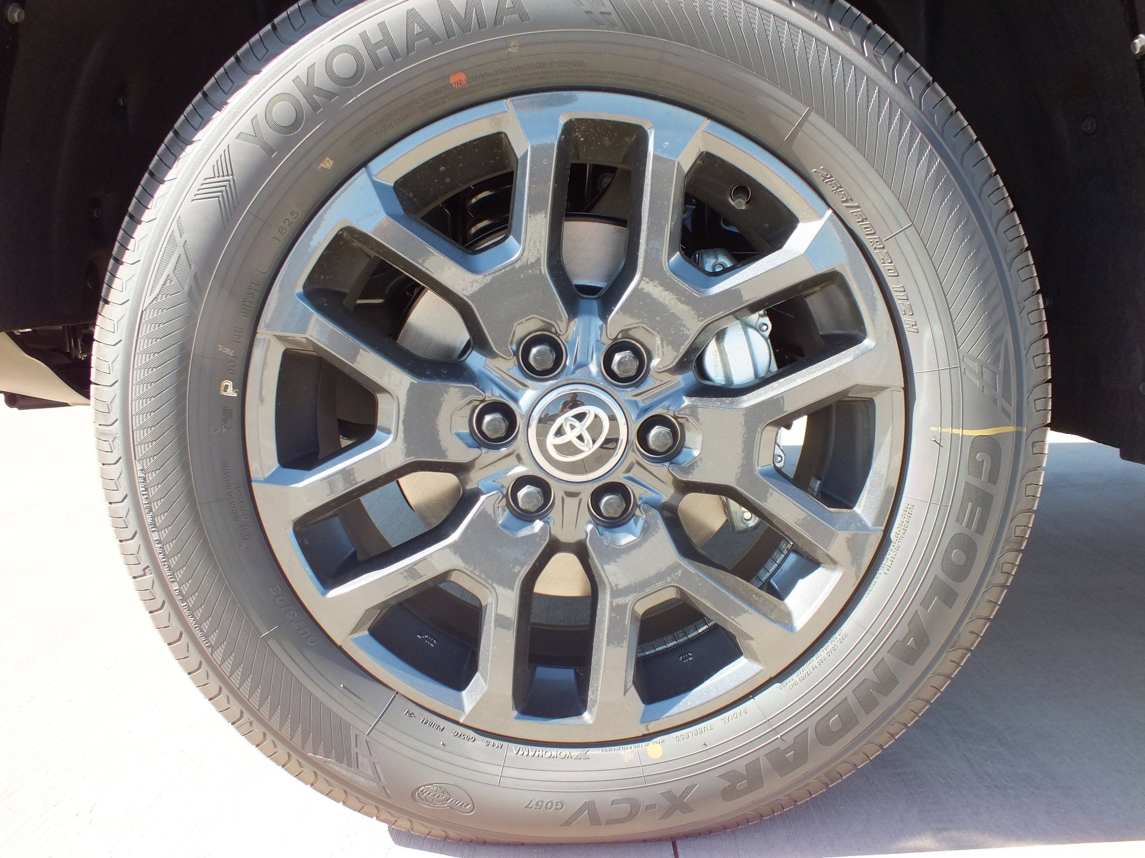 2026 Toyota Tundra i-FORCE MAX Tundra Platinum