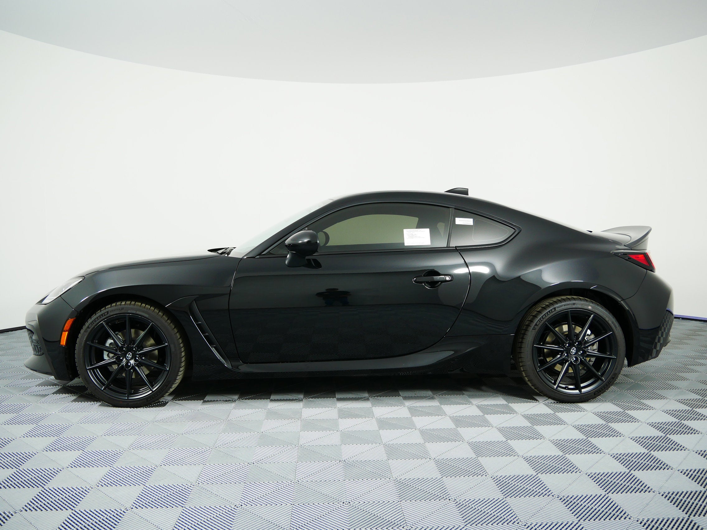 2026 Toyota GR86 Premium MT