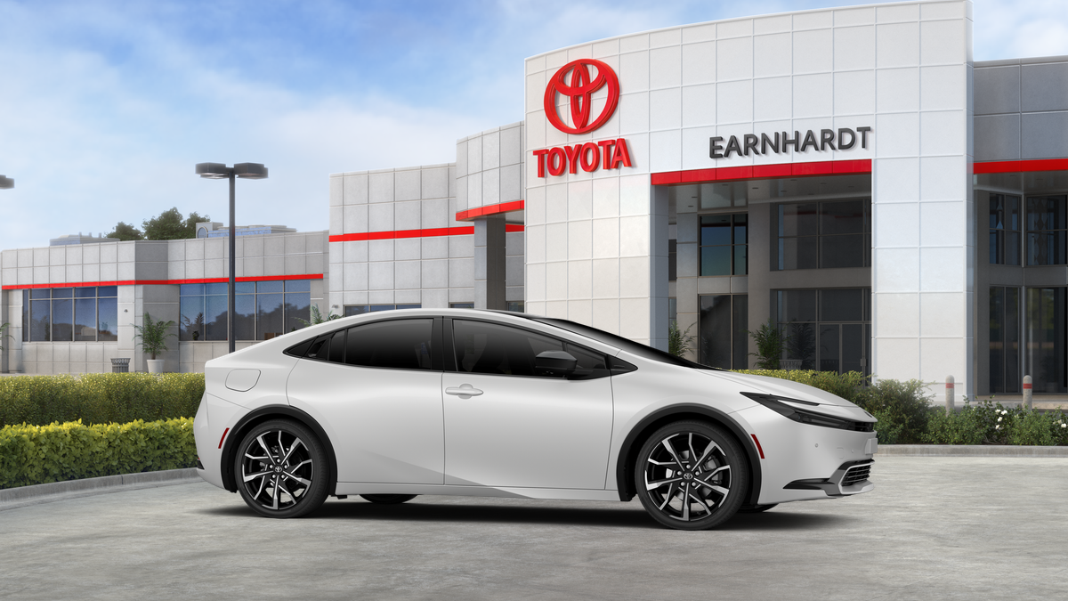 2027 Toyota Prius Plug-in Hybrid XSE Premium