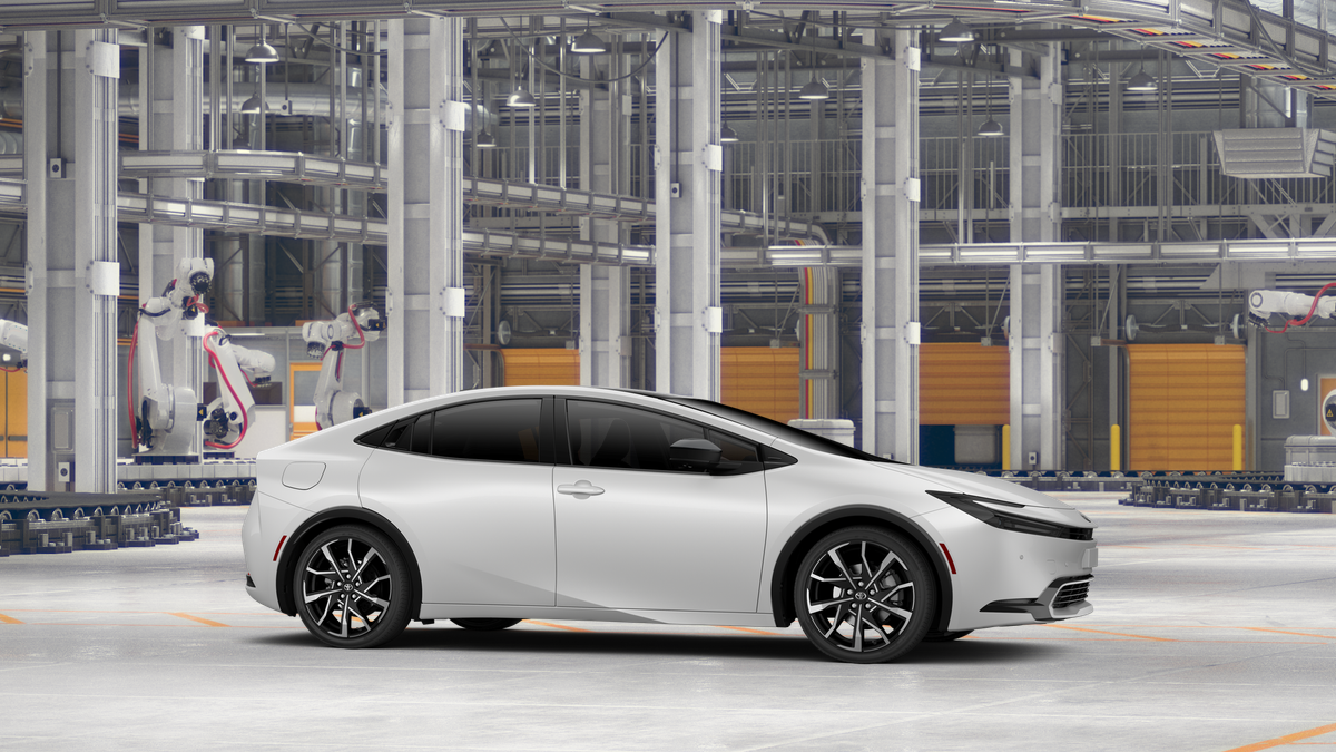 2027 Toyota Prius Plug-in Hybrid XSE Premium
