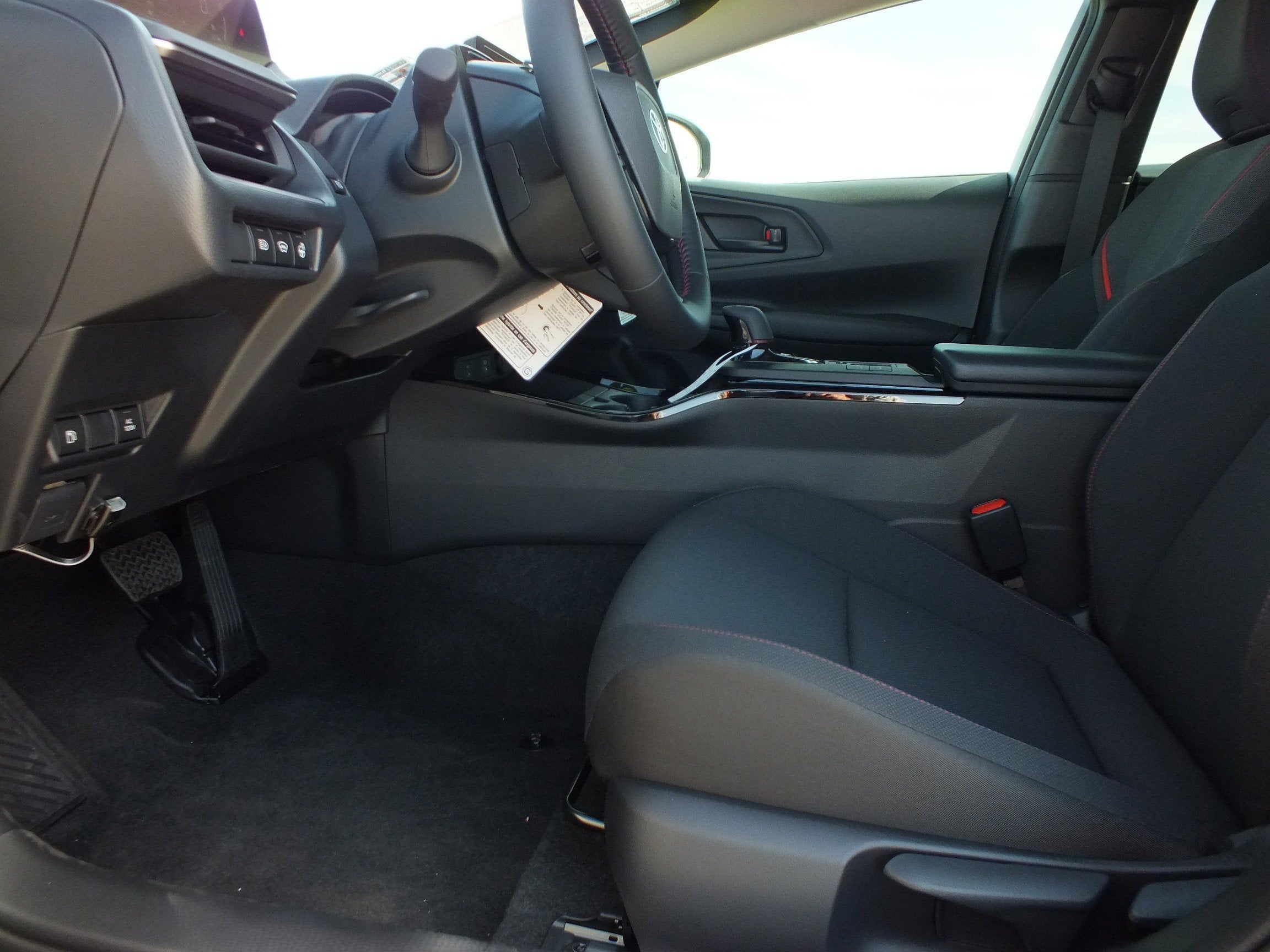 2026 Toyota Prius Plug-in Hybrid SE