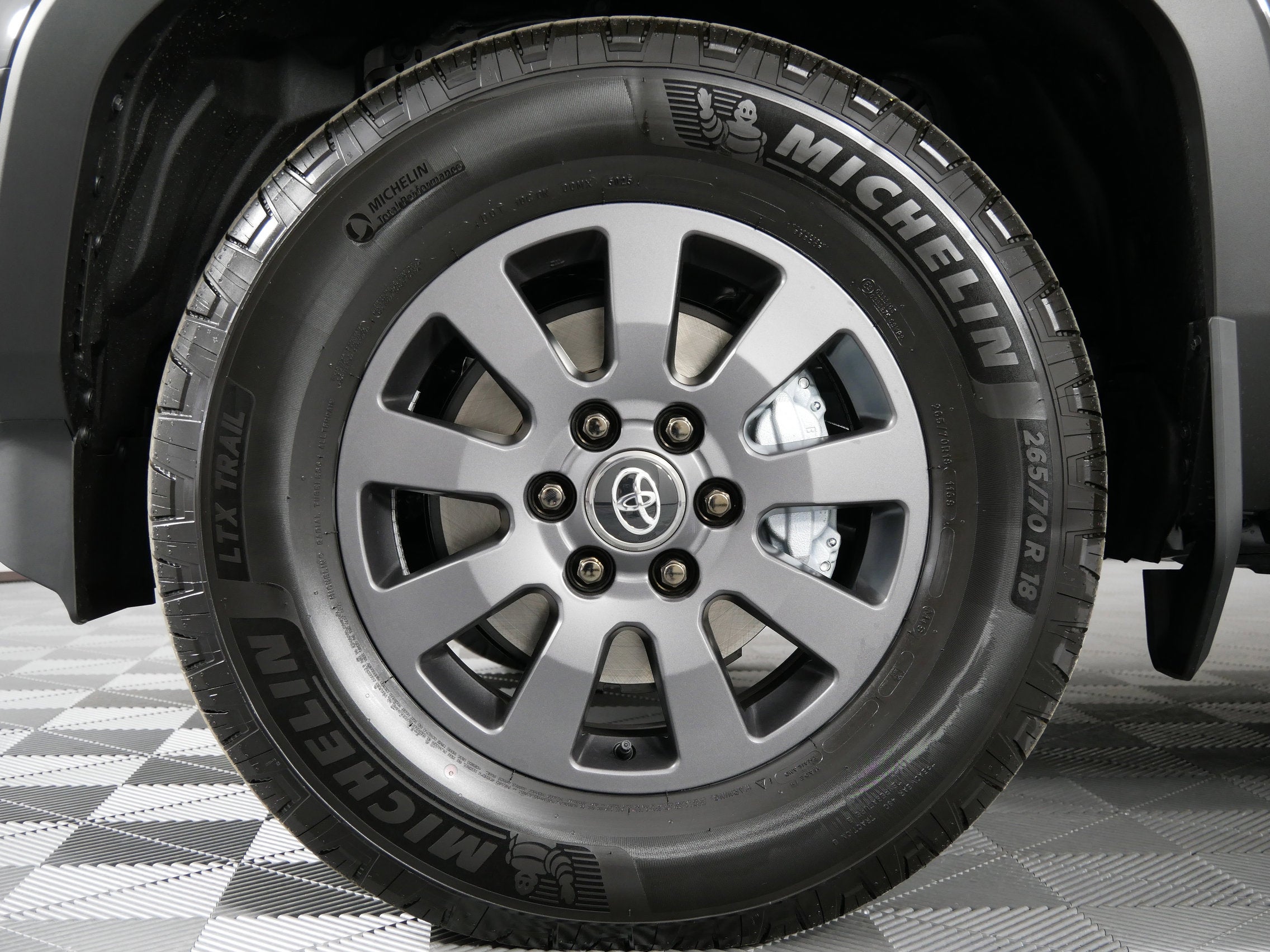 2026 Toyota Land Cruiser 4WD (Natl)
